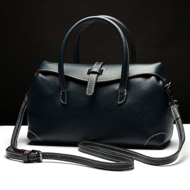 Women's Beautiful Genuine Leather Handbag..